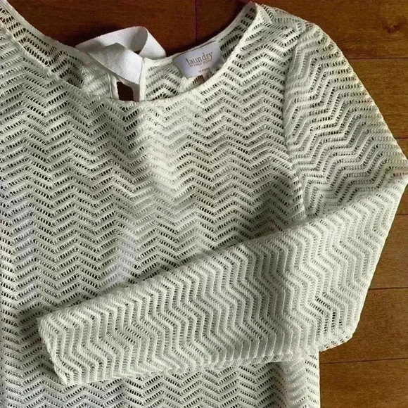 Laundry | White lace blouse  with tie up bow size 8 medium - Picture 3 of 3